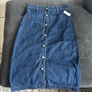 NWT GAP Factory Denim Button-Front Midi Skirt.